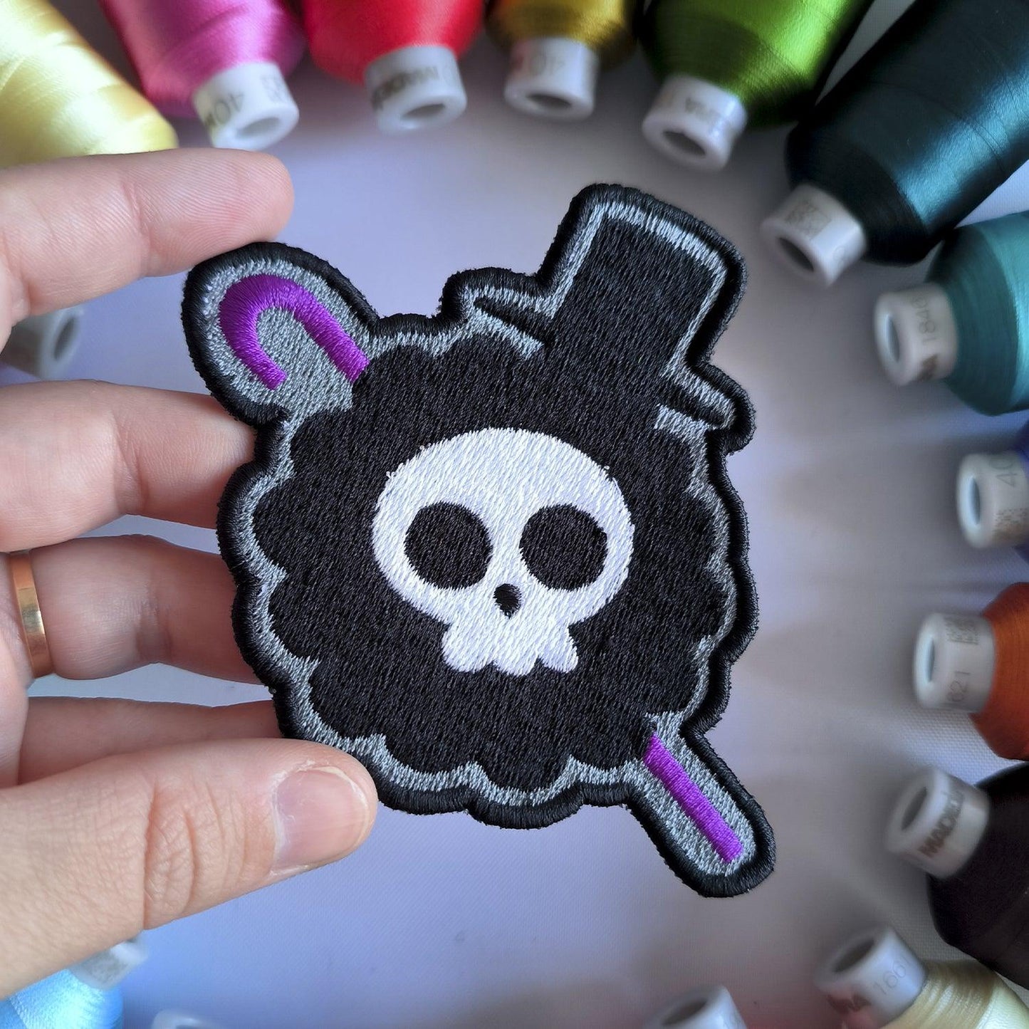 Parche Bordado Anime Calavera One Piece Brook 10cm - Valkynea