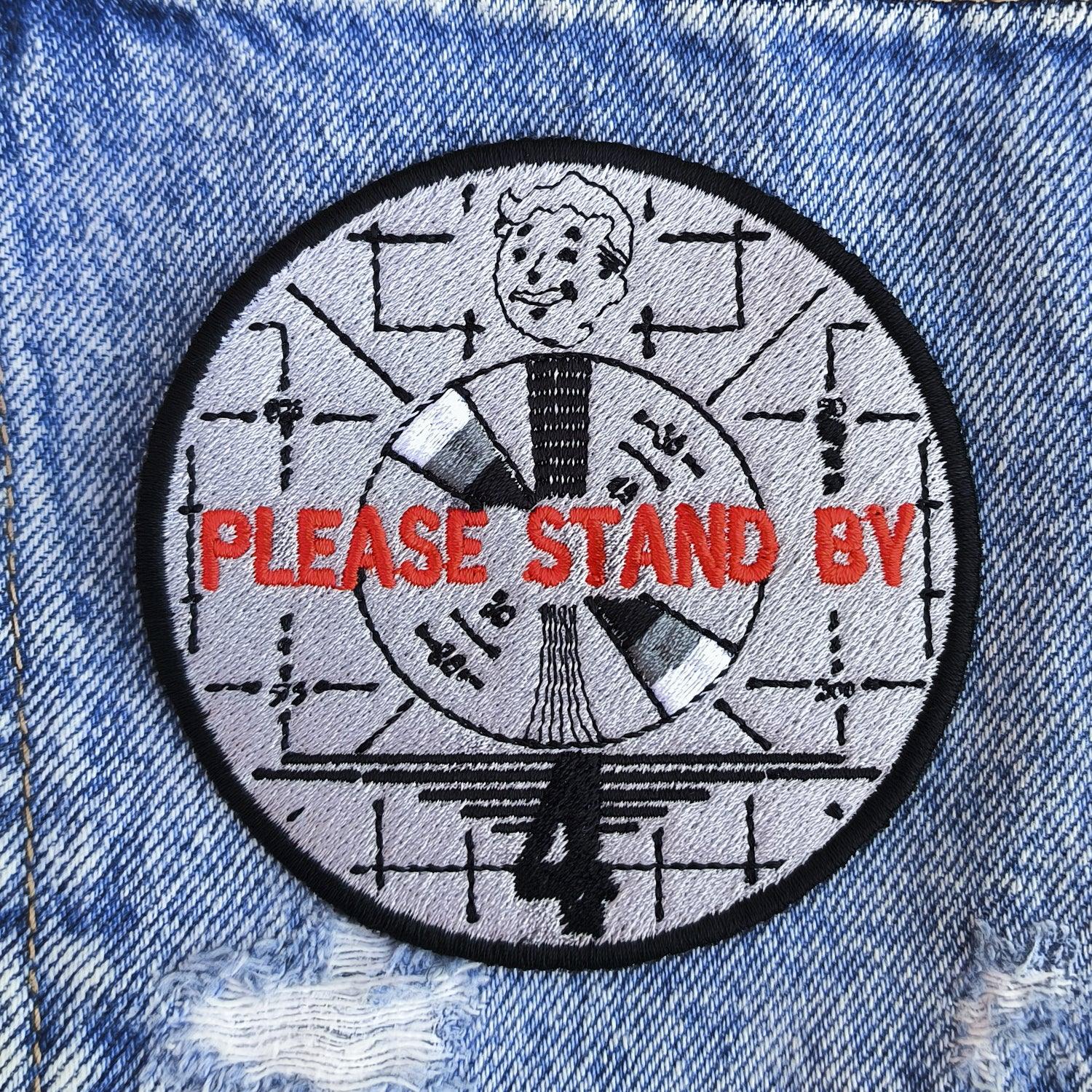 Parche Bordado Fallout Please Stand By - Valkynea