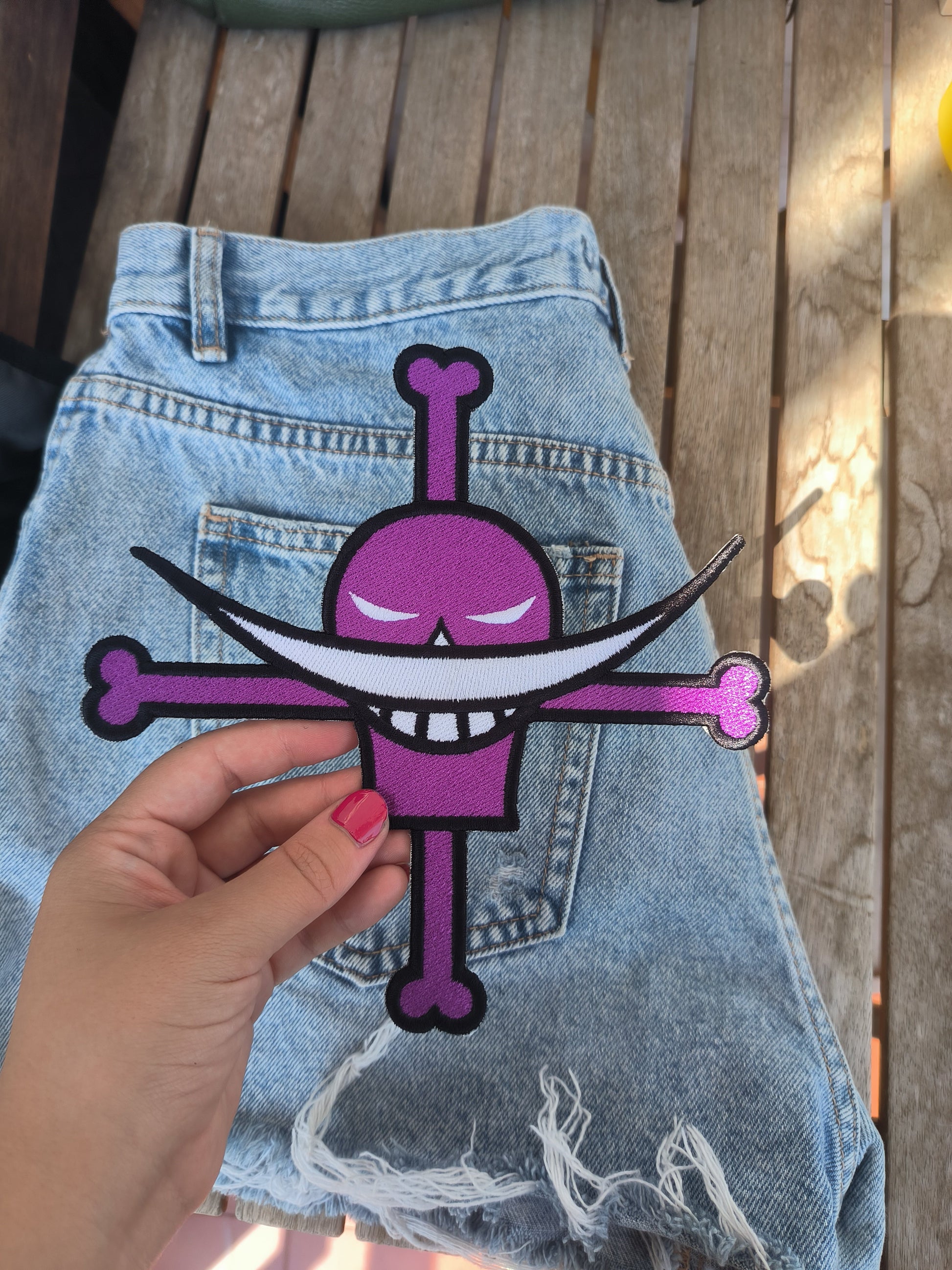 Parche Bordado Anime Calavera One Piece Barba Blanca - Valkynea